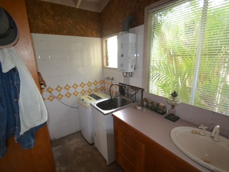 30 Pitcain Ave, Brisk Bay QLD 4805
