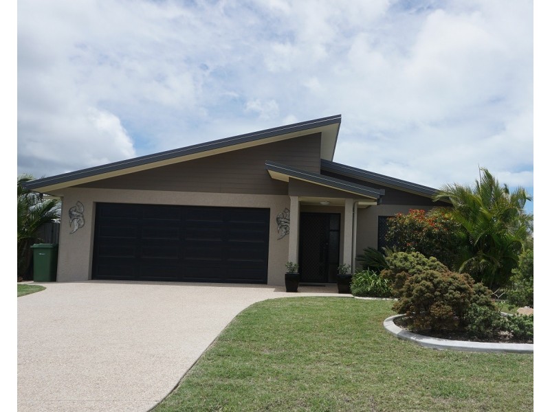 36 Bryant Ave, Bowen QLD 4805