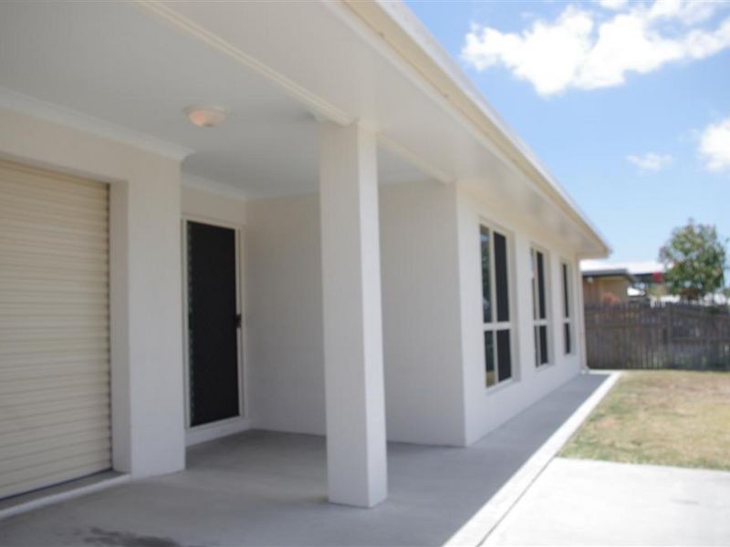 11 Hillview Place, Bowen QLD 4805