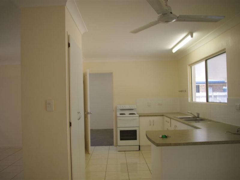 11 Hillview Place, Bowen QLD 4805