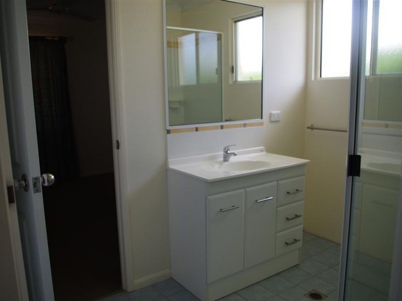 11 Hillview Place, Bowen QLD 4805