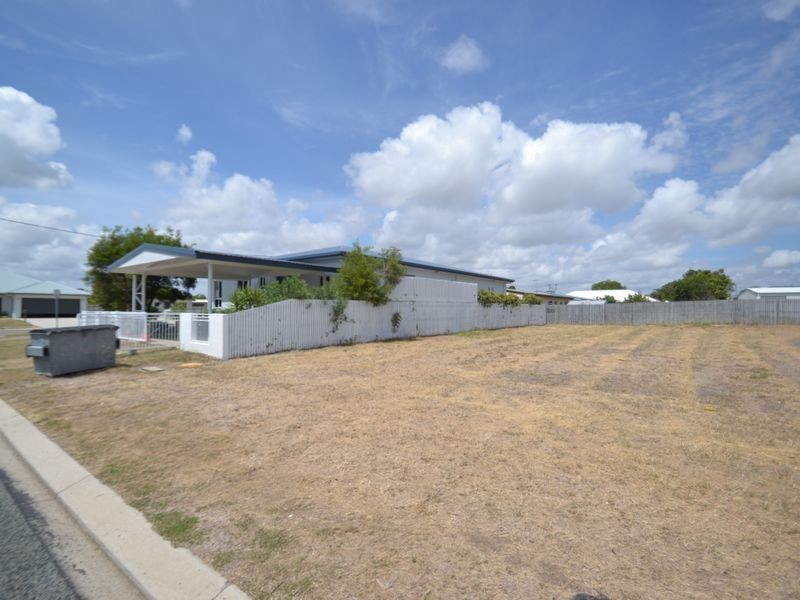 33 Emmerson Drive, Bowen QLD 4805