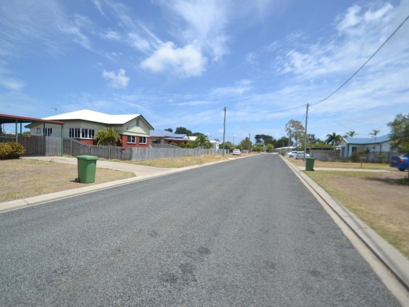 33 Emmerson Drive, Bowen QLD 4805