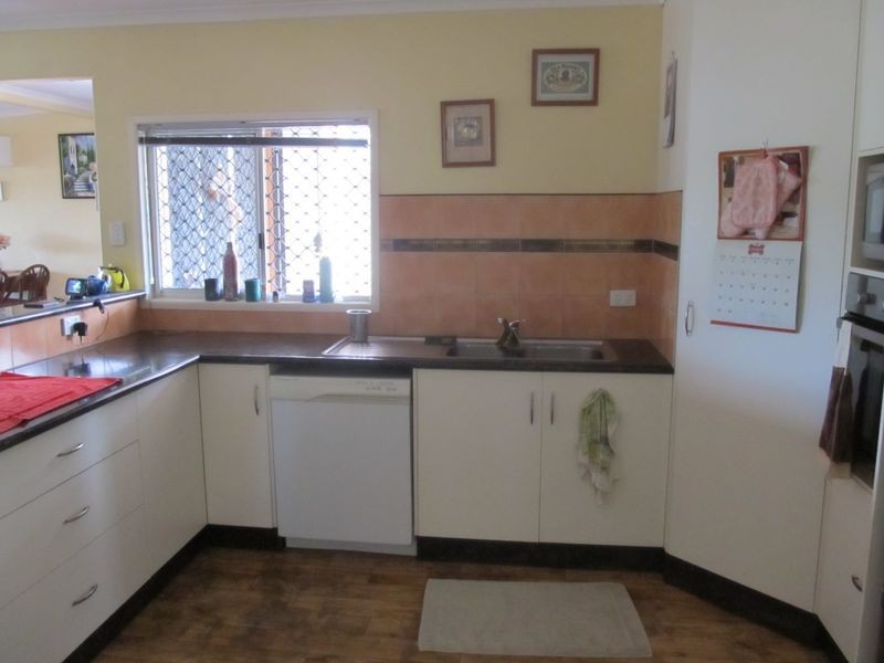 17 Field Street, Bowen QLD 4805