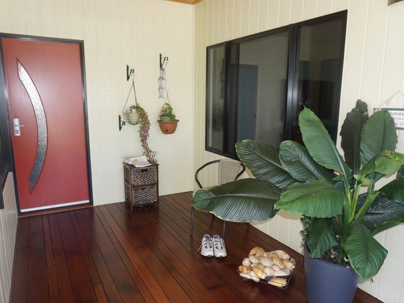 42 Whyte Ave, Bowen QLD 4805