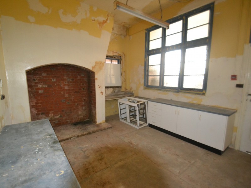 43 Herbert Street, Bowen QLD 4805