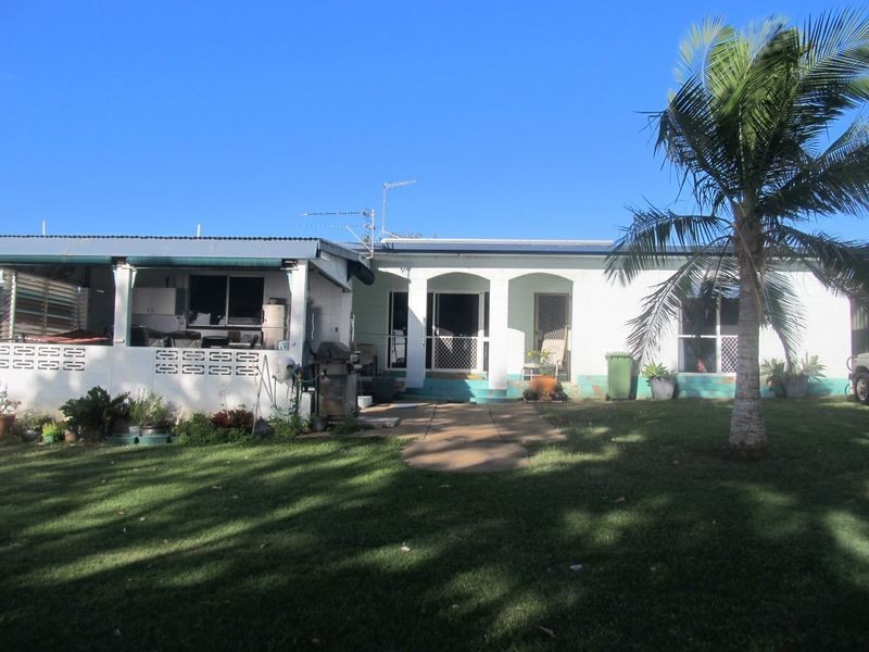 68 Whyte Ave, Bowen QLD 4805