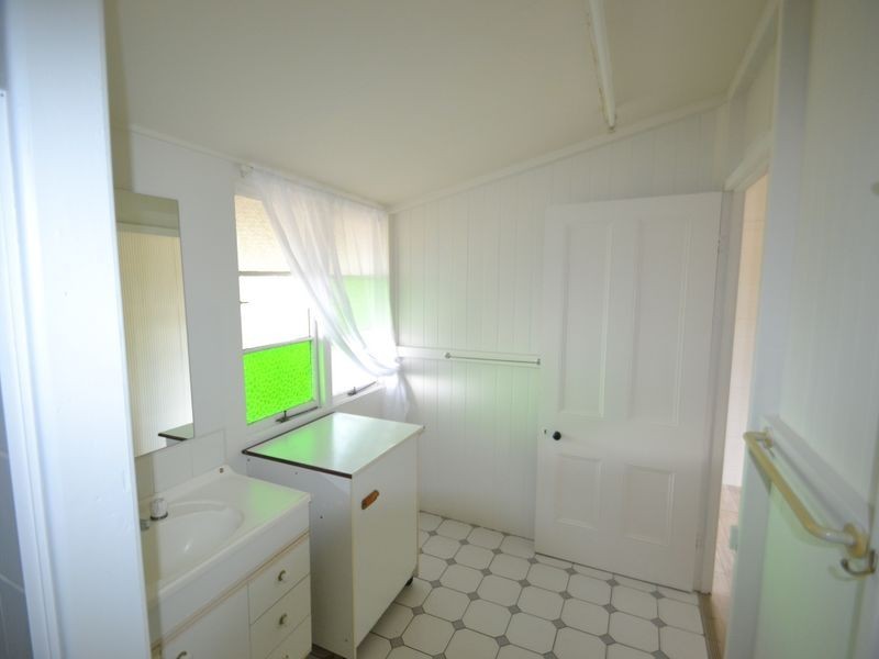 82 Herbert Street, Bowen QLD 4805