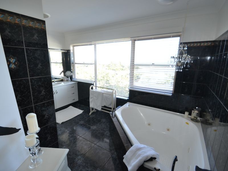 11 Avicennia Street, Bowen QLD 4805