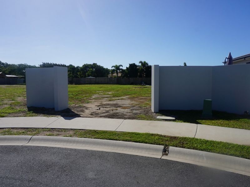 16 Ada Place, Bowen QLD 4805