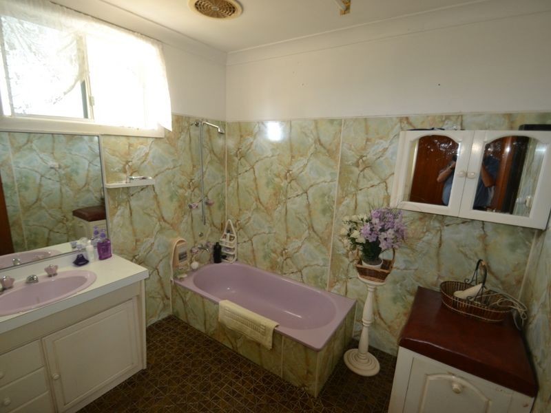 54 Avoca Road, Bowen QLD 4805