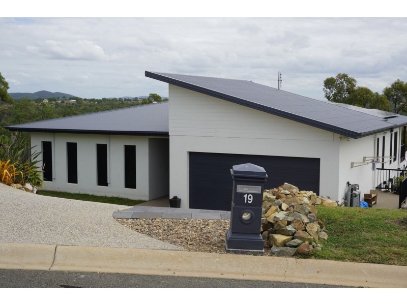 19 Harbour View Terrace, Bowen QLD 4805