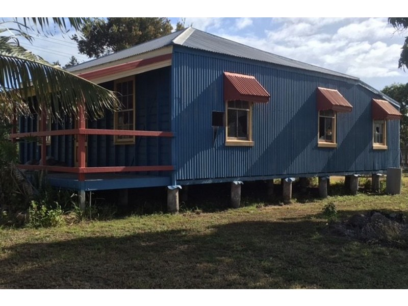 18 Sinclair Street, Bowen QLD 4805