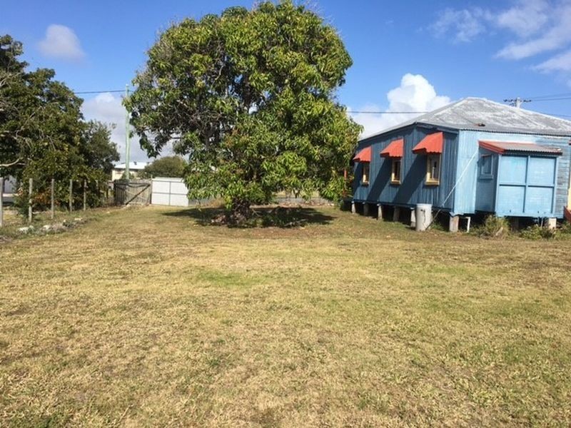 18 Sinclair Street, Bowen QLD 4805