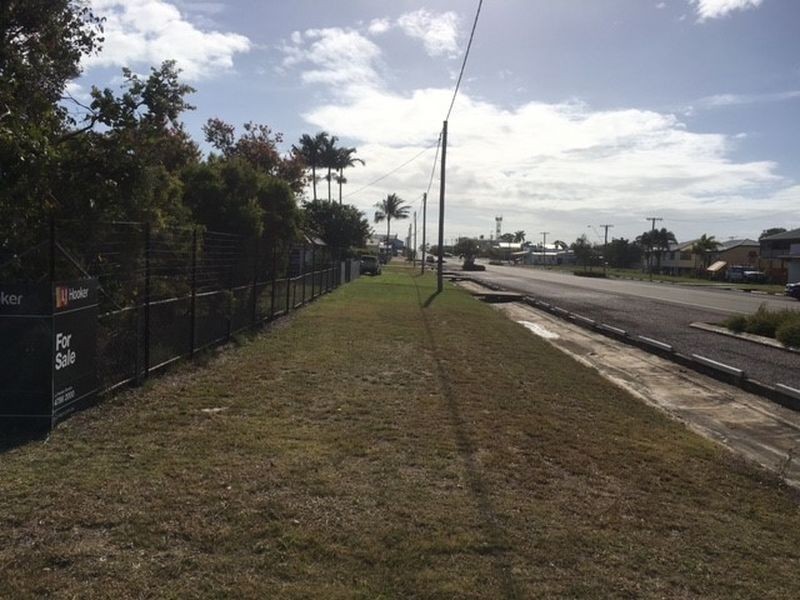 14 Sinclair Street, Bowen QLD 4805