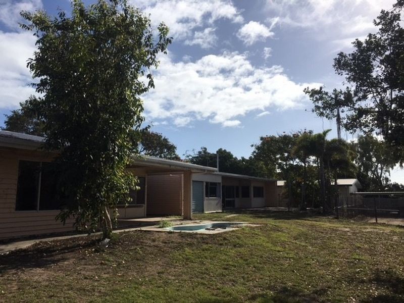 14 Sinclair Street, Bowen QLD 4805