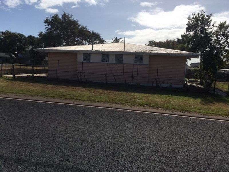 14 Sinclair Street, Bowen QLD 4805