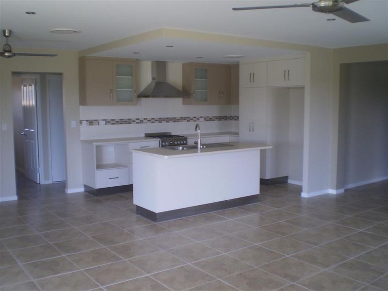 4 Silk Road, Bowen QLD 4805