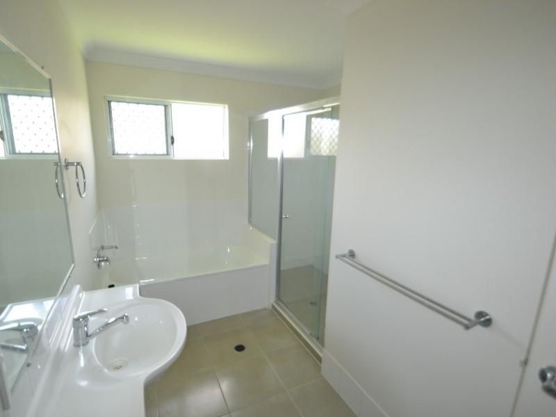 9 Sapphire Crescent, Bowen QLD 4805