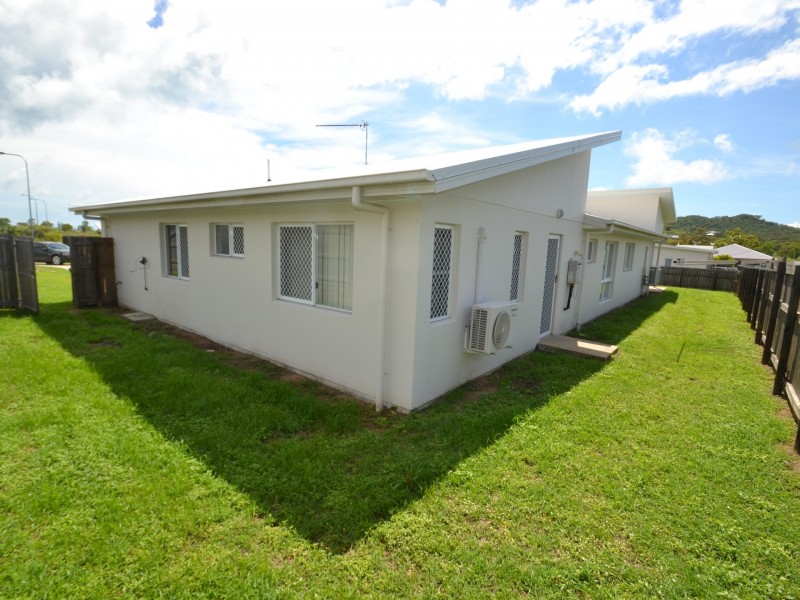 9 Sapphire Crescent, Bowen QLD 4805