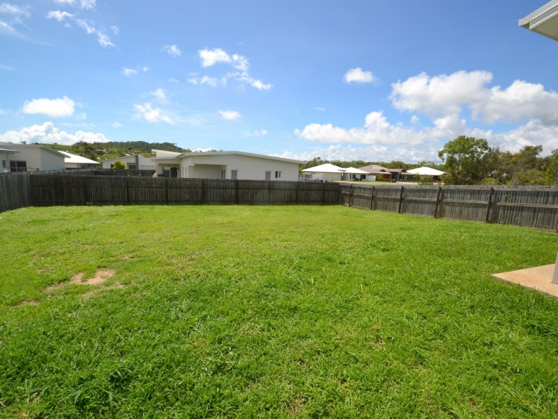 9 Sapphire Crescent, Bowen QLD 4805