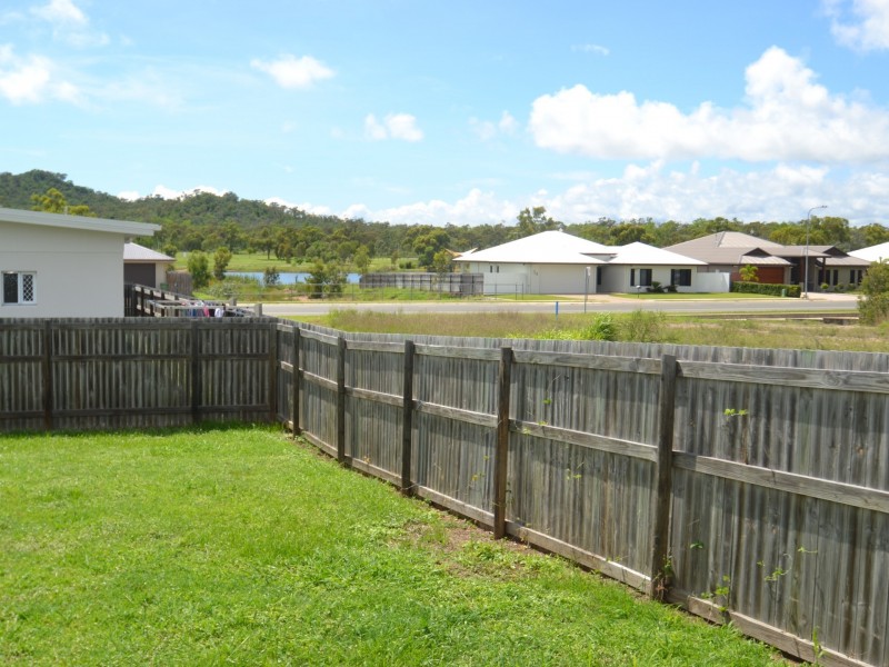 9 Sapphire Crescent, Bowen QLD 4805