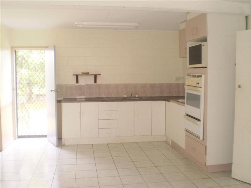 3 Hay Street, Bowen QLD 4805