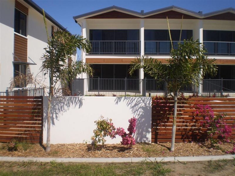 4/74a Powell Street, Bowen QLD 4805