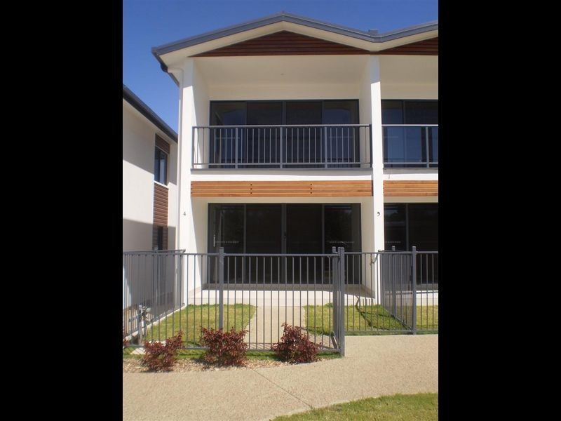 4/74a Powell Street, Bowen QLD 4805