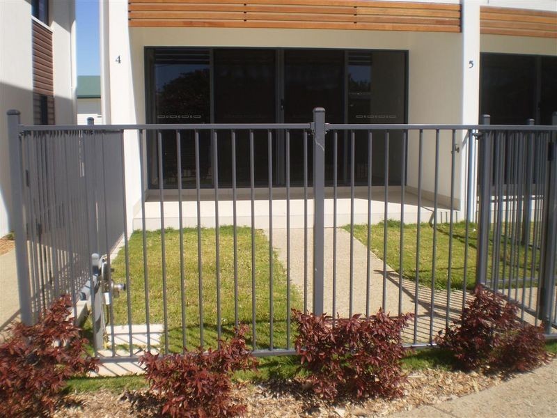 4/74a Powell Street, Bowen QLD 4805