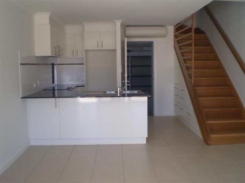 4/74a Powell Street, Bowen QLD 4805