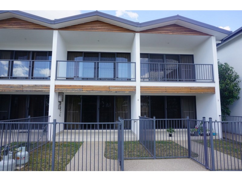 Unit 6/74A Powell Street, Bowen QLD 4805