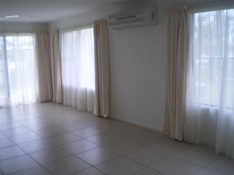 2/2 Allan Place, Bowen QLD 4805