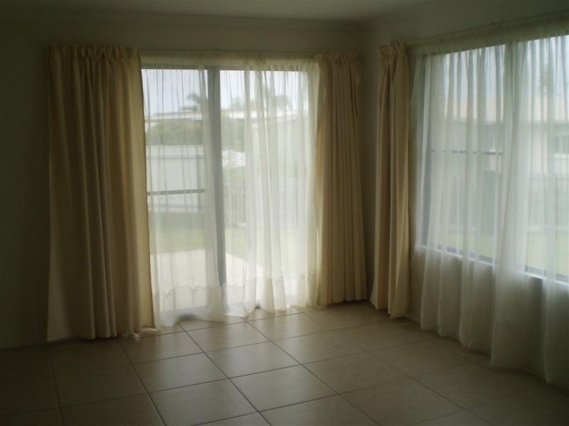 2/2 Allan Place, Bowen QLD 4805