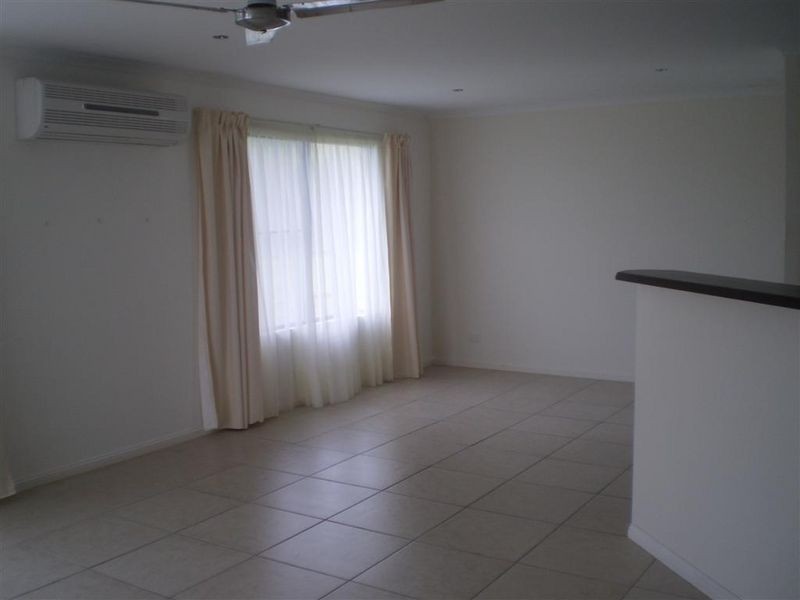 2/2 Allan Place, Bowen QLD 4805