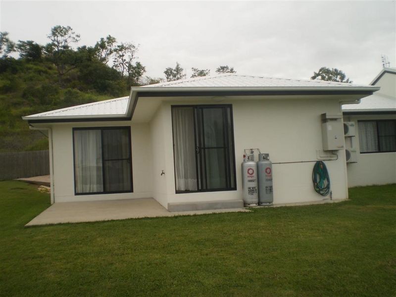 2/2 Allan Place, Bowen QLD 4805