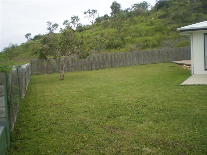 2/2 Allan Place, Bowen QLD 4805