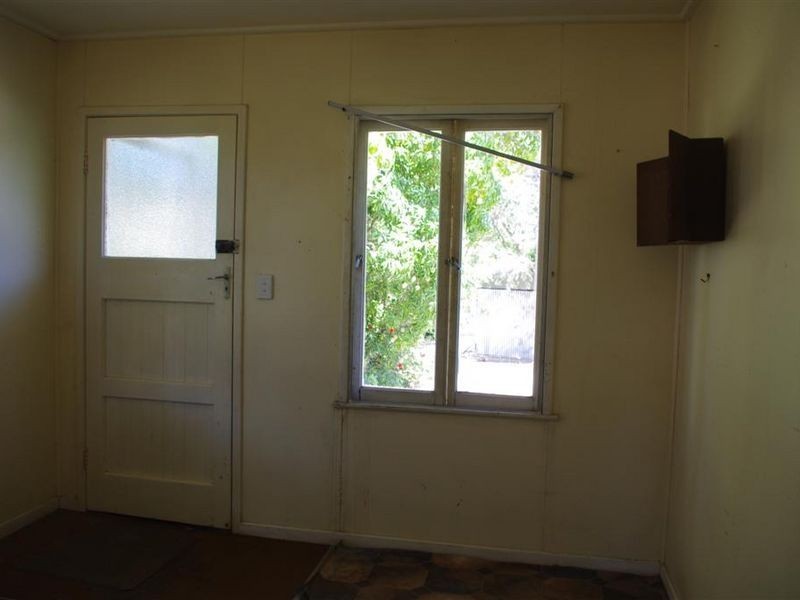 28 Livingstone Street, Bowen QLD 4805