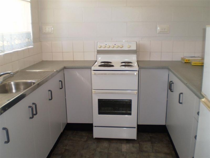 2/57 Poole Street, Bowen QLD 4805