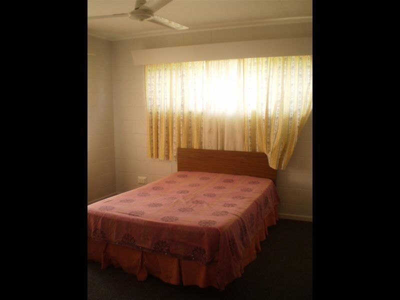 2/57 Poole Street, Bowen QLD 4805