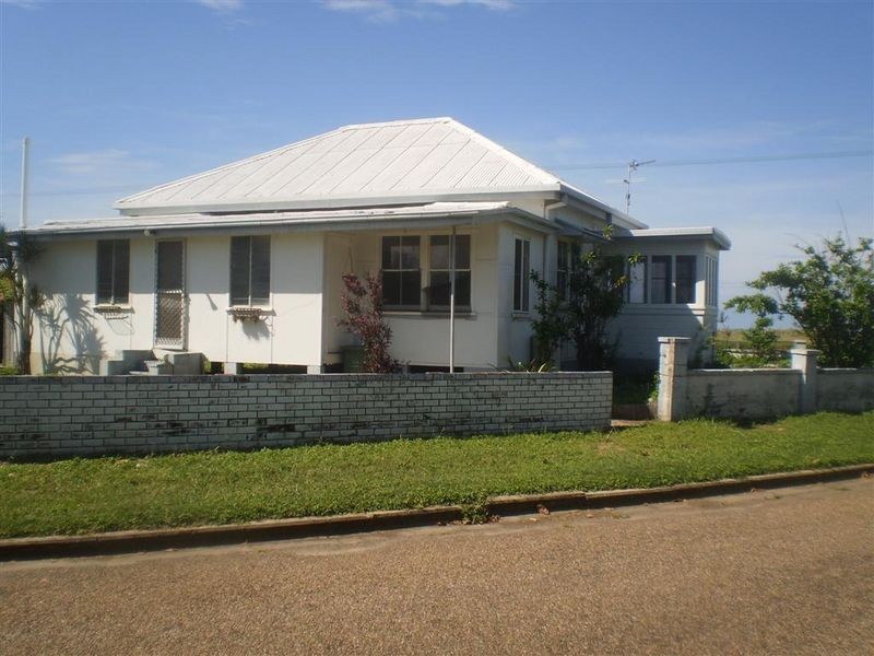 61 The Esplanade, Bowen QLD 4805