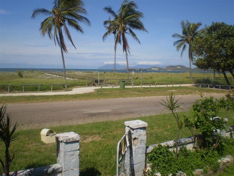 61 The Esplanade, Bowen QLD 4805