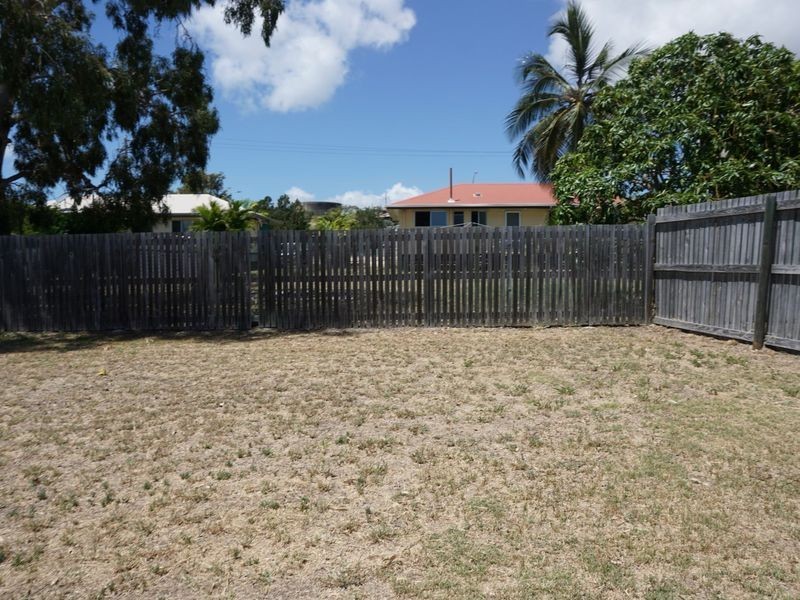 1/14 Hillview Place, Bowen QLD 4805