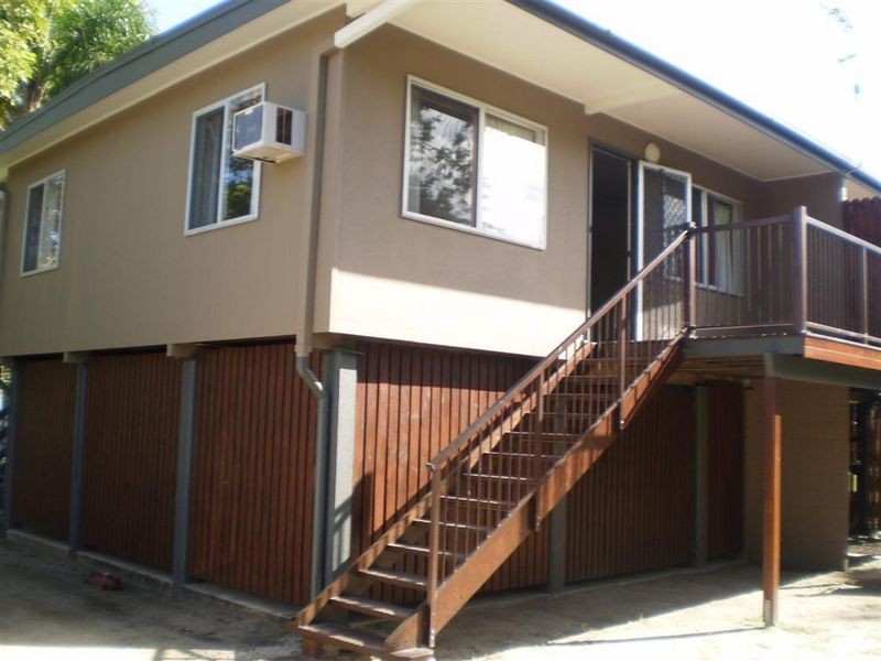 1/12 Verna Street, Bowen QLD 4805