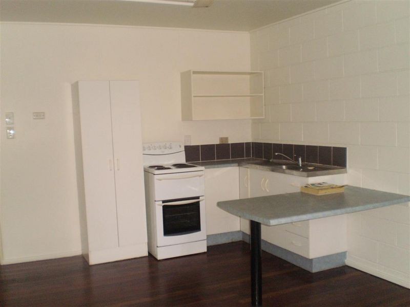 1/12 Verna Street, Bowen QLD 4805