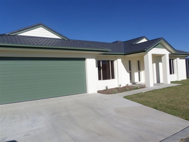 30 Seabreeze Crescent, Bowen QLD 4805