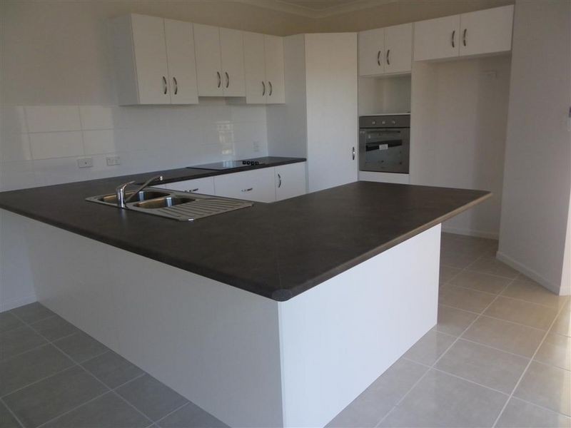 30 Seabreeze Crescent, Bowen QLD 4805