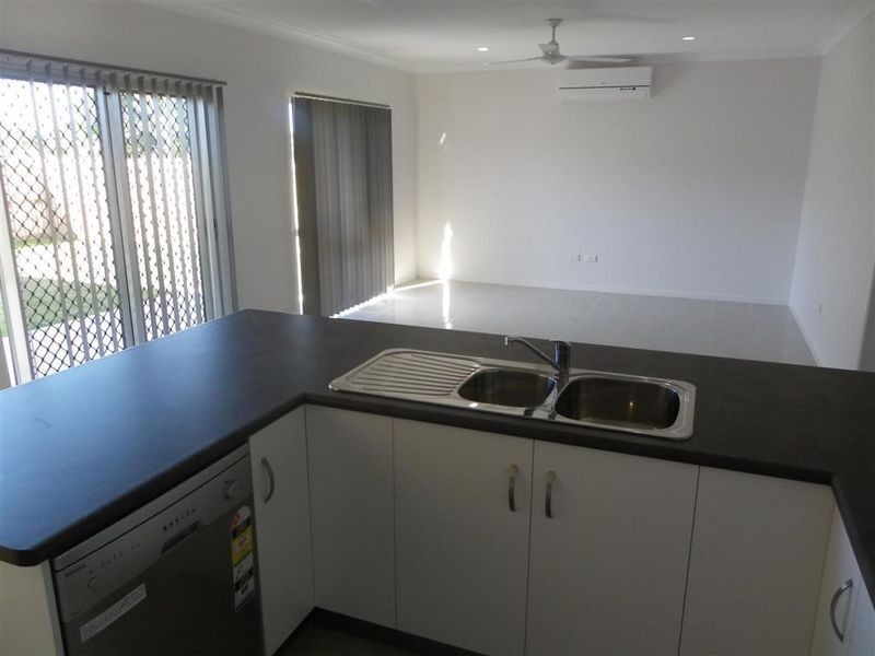 30 Seabreeze Crescent, Bowen QLD 4805