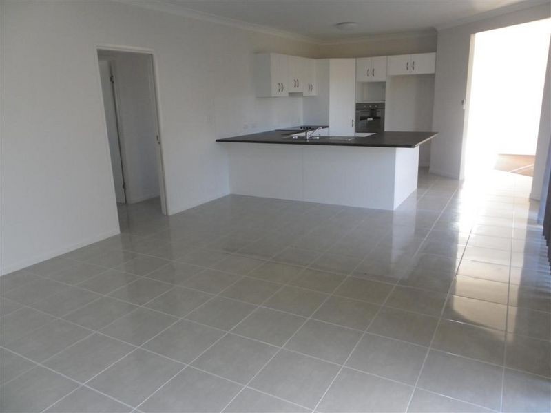 30 Seabreeze Crescent, Bowen QLD 4805