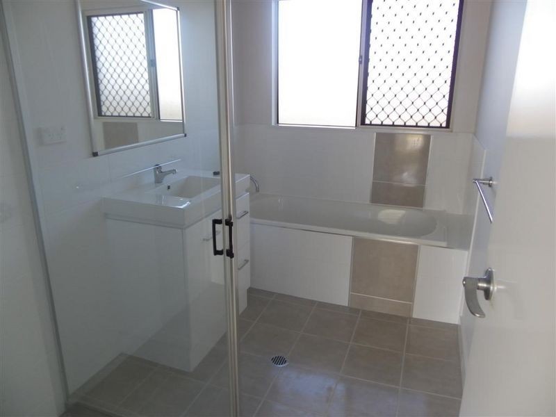 30 Seabreeze Crescent, Bowen QLD 4805